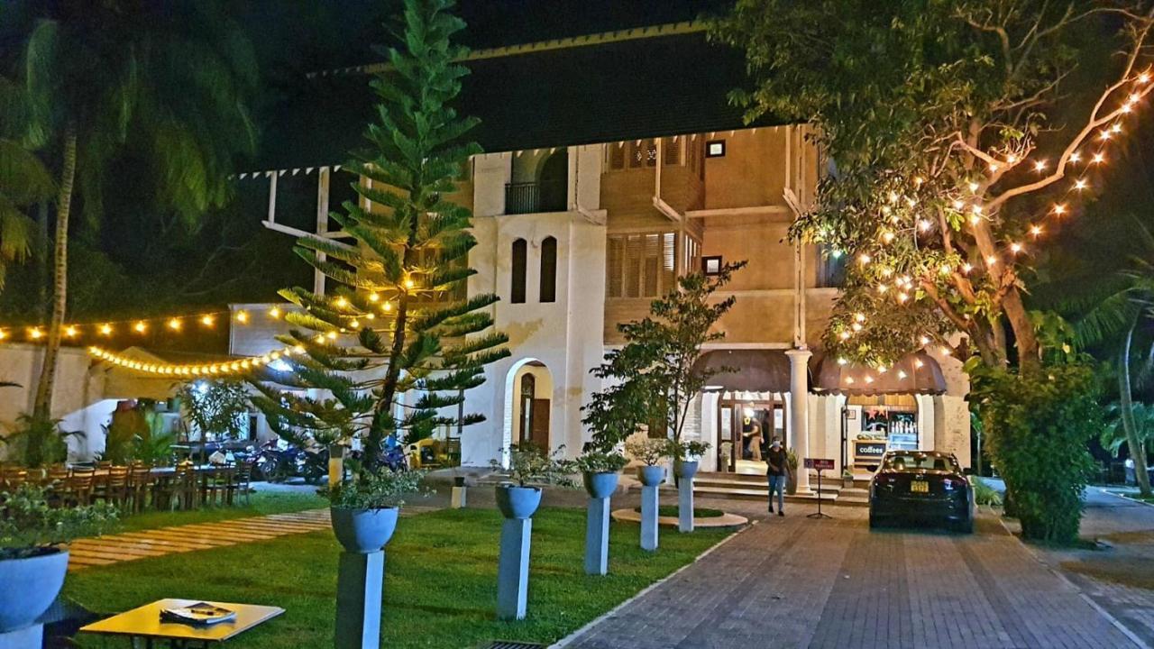 Hotel Leaf On Lagoon Katunayaka Bagian luar foto